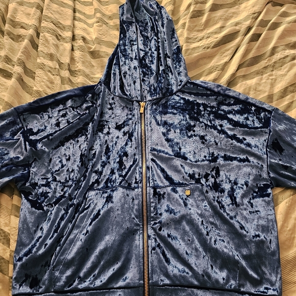 Fabletics Tops - Fabletics Blue Cropped Velour Hoodie Size M